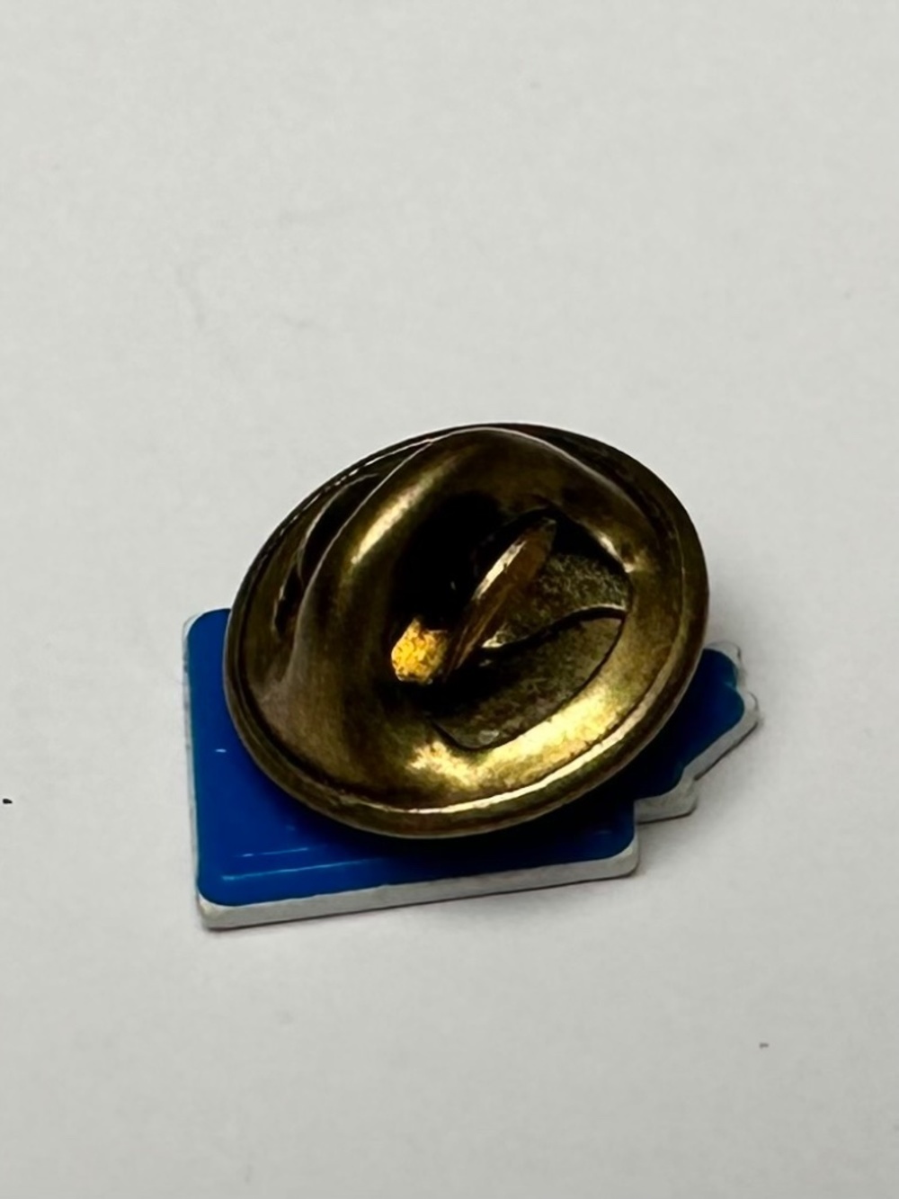 ✨2 for $10✨ Canada Maple Leaf Mountains Blue White Scenic Enamel Pin - Picture 2 of 2